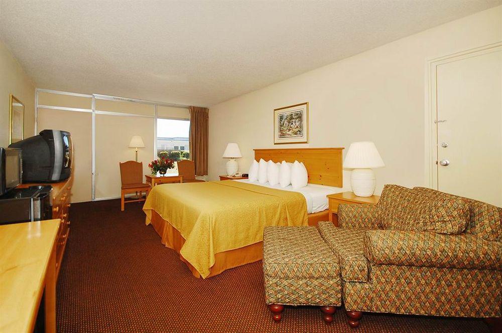 Quality Inn & Suites Conference Center Thomasville Exterior photo